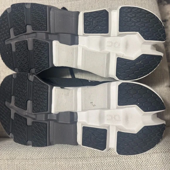 On Cloud Running Men's Black and Dark Gray Athletic Shoes (Cloud Flyer) - Picture 4 of 4